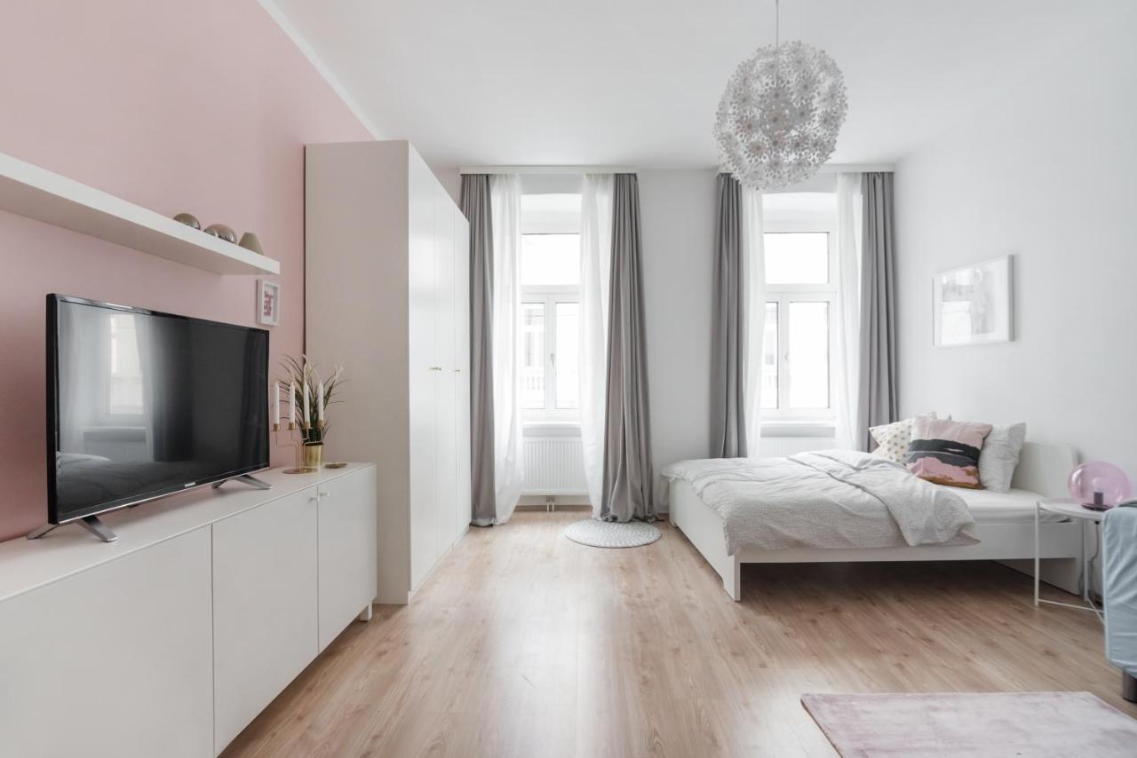 Nice Apartment In Lovely Area Vienna Esterno foto
