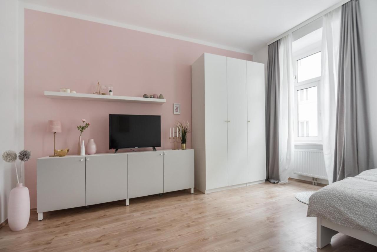Nice Apartment In Lovely Area Vienna Esterno foto