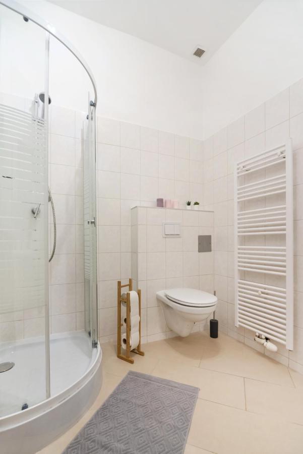 Nice Apartment In Lovely Area Vienna Esterno foto